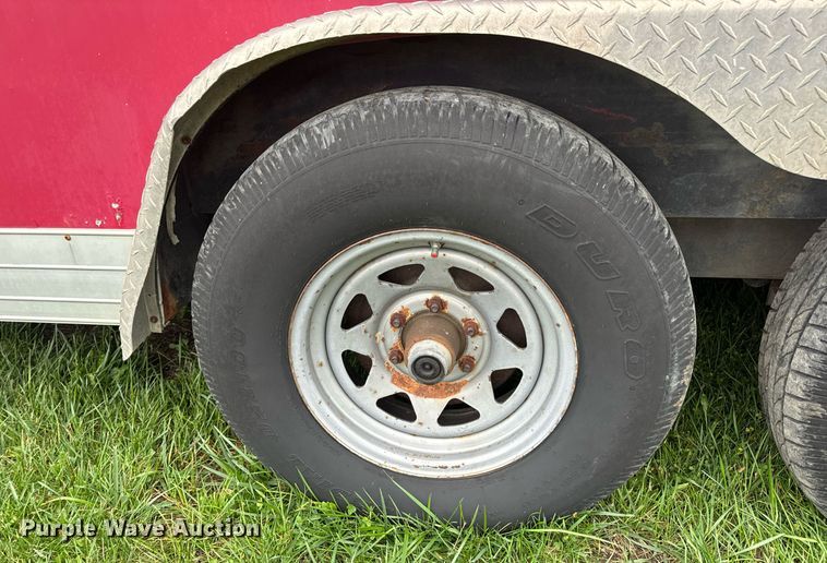 image for item EH7337 2002 Wells Cargo enclosed cargo trailer