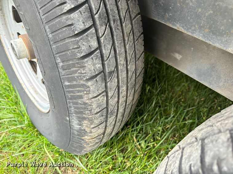 image for item EH7337 2002 Wells Cargo enclosed cargo trailer