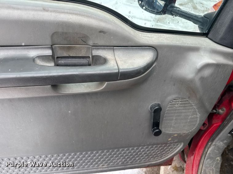 image for item EI4098 2003 Ford F550 Super Duty XL truck cab and chassis