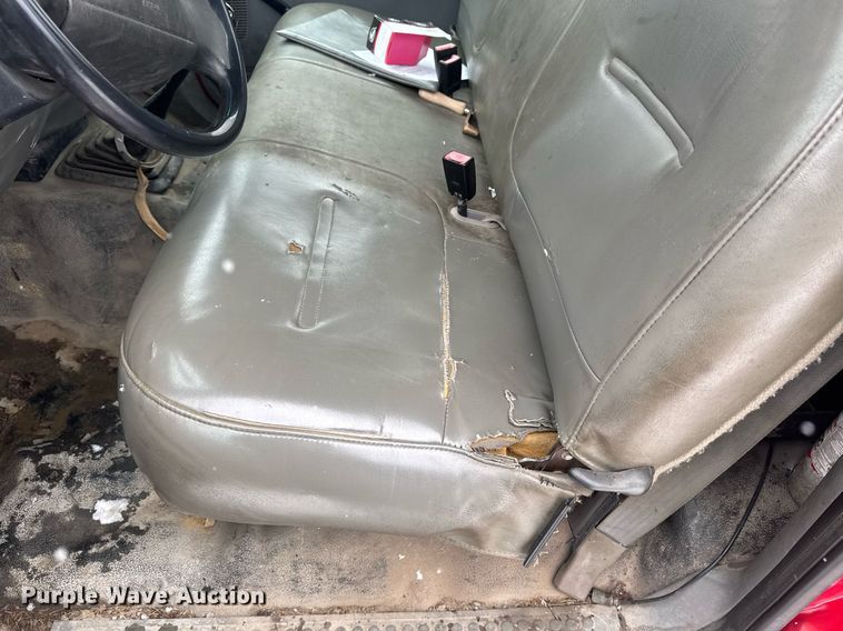 image for item EI4098 2003 Ford F550 Super Duty XL truck cab and chassis