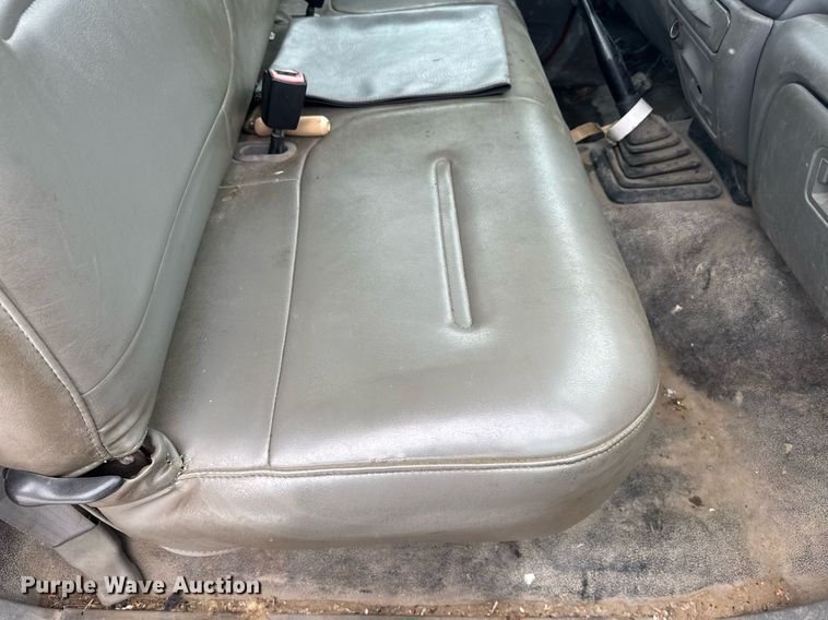 image for item EI4098 2003 Ford F550 Super Duty XL truck cab and chassis