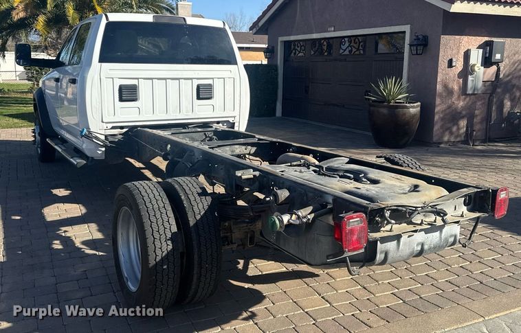 image for item EI4114 2018 Dodge Ram 4500 Crew Cab truck cab and chassis