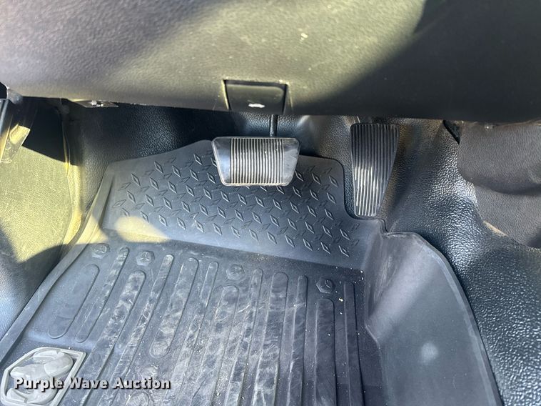 image for item EI4114 2018 Dodge Ram 4500 Crew Cab truck cab and chassis