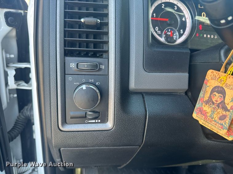 image for item EI4114 2018 Dodge Ram 4500 Crew Cab truck cab and chassis