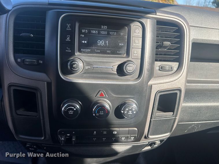 image for item EI4114 2018 Dodge Ram 4500 Crew Cab truck cab and chassis