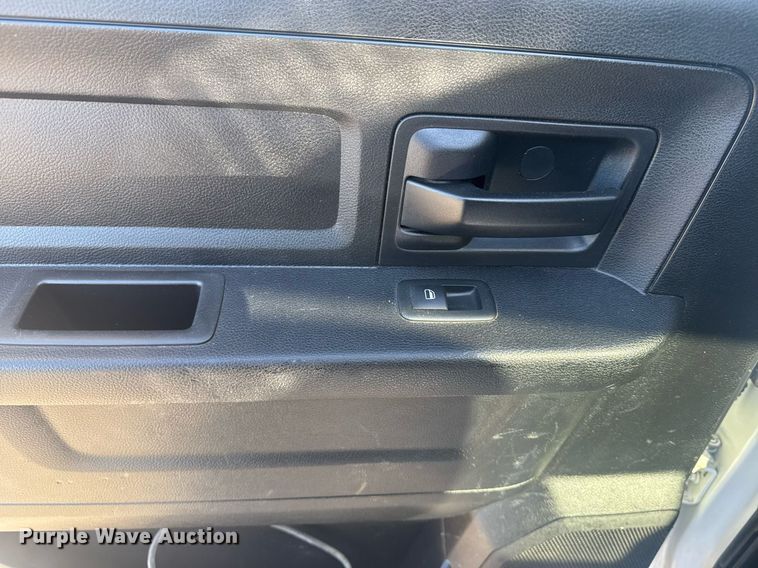 image for item EI4114 2018 Dodge Ram 4500 Crew Cab truck cab and chassis