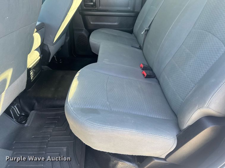 image for item EI4114 2018 Dodge Ram 4500 Crew Cab truck cab and chassis