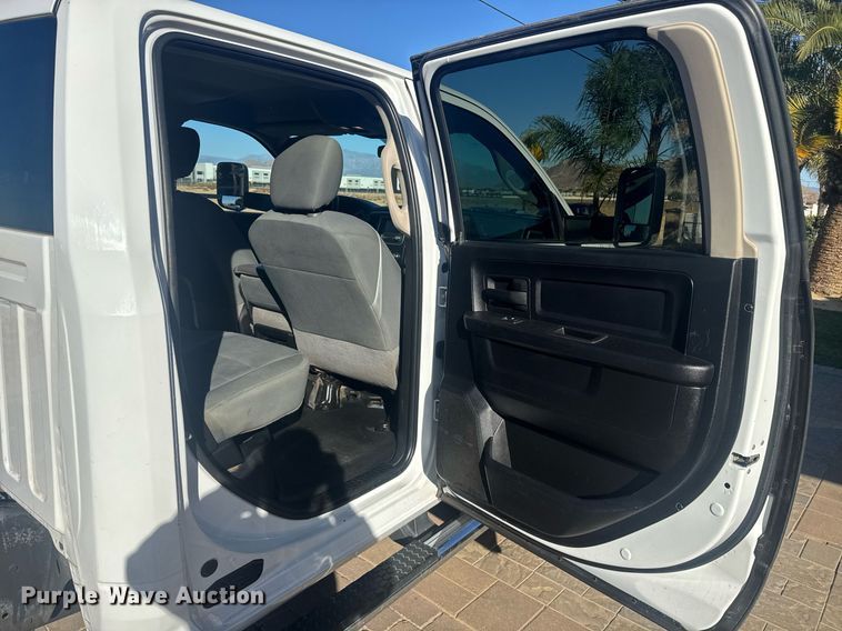 image for item EI4114 2018 Dodge Ram 4500 Crew Cab truck cab and chassis