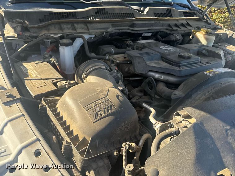 image for item EI4114 2018 Dodge Ram 4500 Crew Cab truck cab and chassis