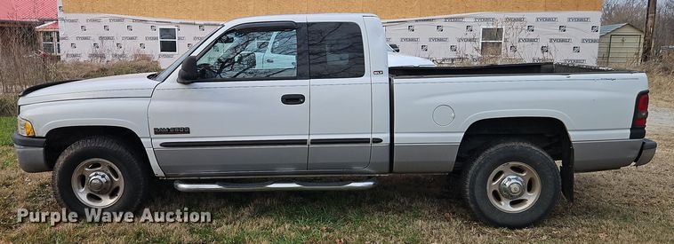 image for item EI8775 2000 Dodge Ram 2500 Quad Cab pickup truck