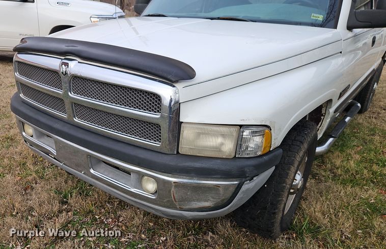 image for item EI8775 2000 Dodge Ram 2500 Quad Cab pickup truck