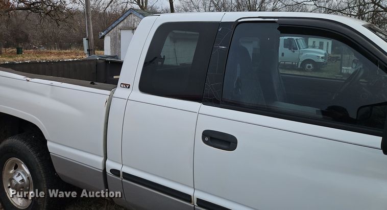 image for item EI8775 2000 Dodge Ram 2500 Quad Cab pickup truck