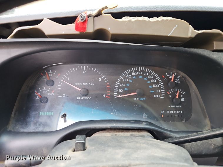image for item EI8775 2000 Dodge Ram 2500 Quad Cab pickup truck