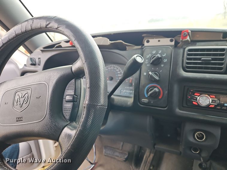 image for item EI8775 2000 Dodge Ram 2500 Quad Cab pickup truck