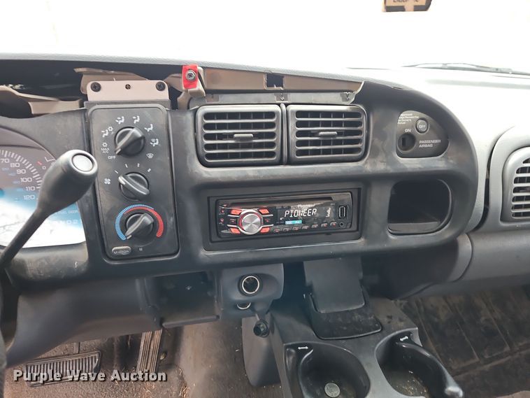image for item EI8775 2000 Dodge Ram 2500 Quad Cab pickup truck