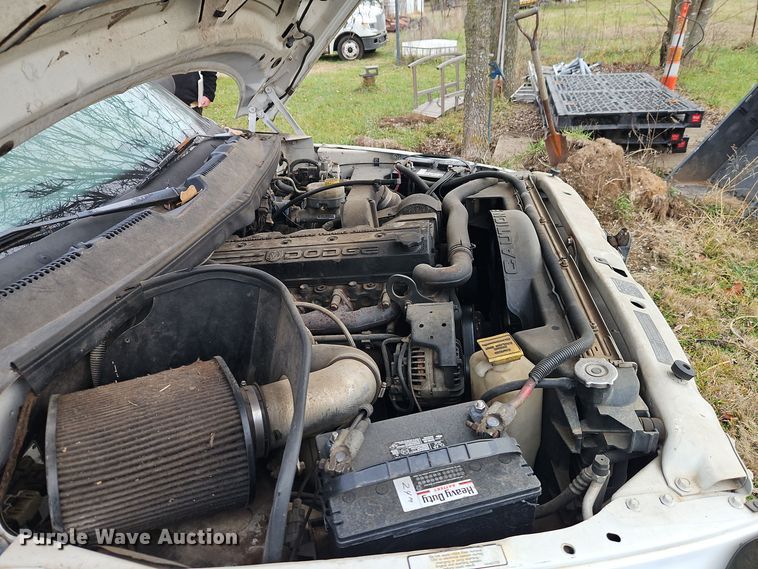 image for item EI8775 2000 Dodge Ram 2500 Quad Cab pickup truck