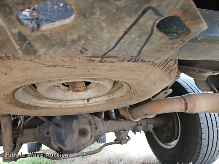 image for item EI8775 2000 Dodge Ram 2500 Quad Cab pickup truck