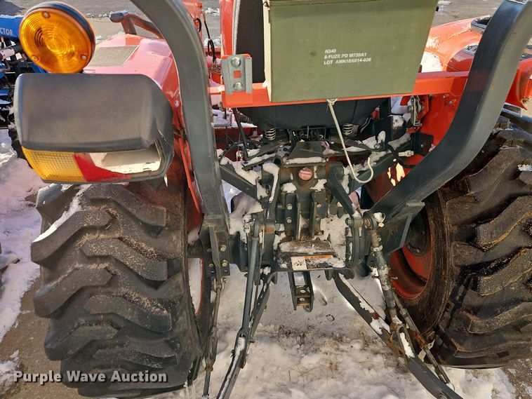 image for item EI8780 Kubota L3301D MFWD tractor