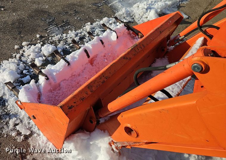 image for item EI8780 Kubota L3301D MFWD tractor