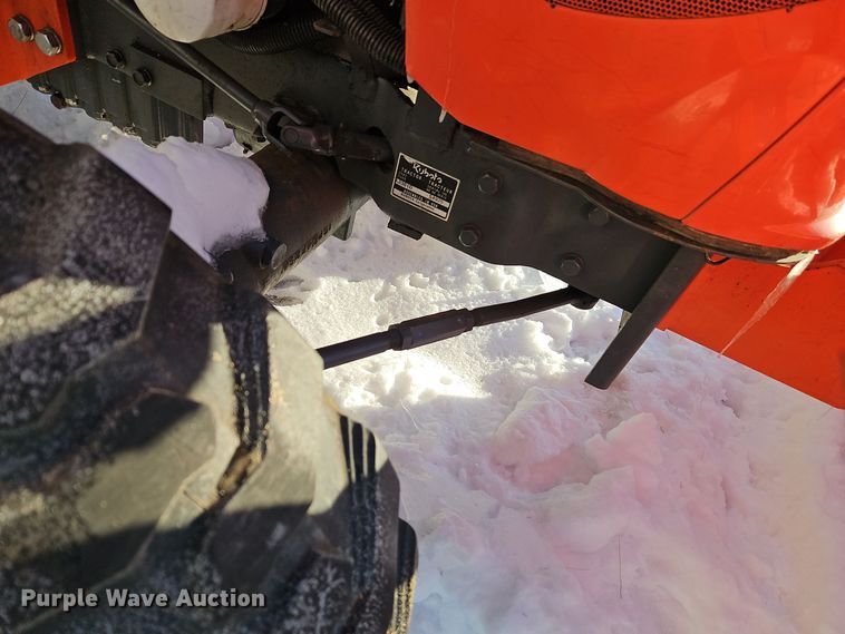 image for item EI8780 Kubota L3301D MFWD tractor