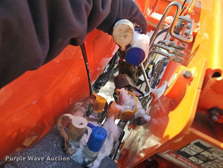 image for item EI8780 Kubota L3301D MFWD tractor