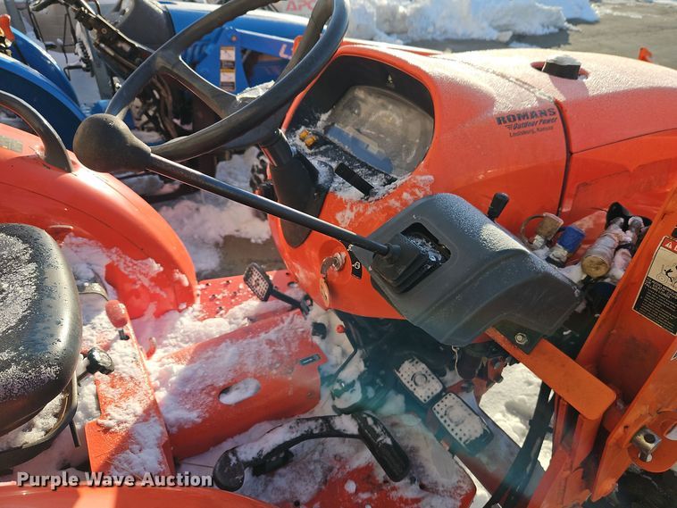 image for item EI8780 Kubota L3301D MFWD tractor