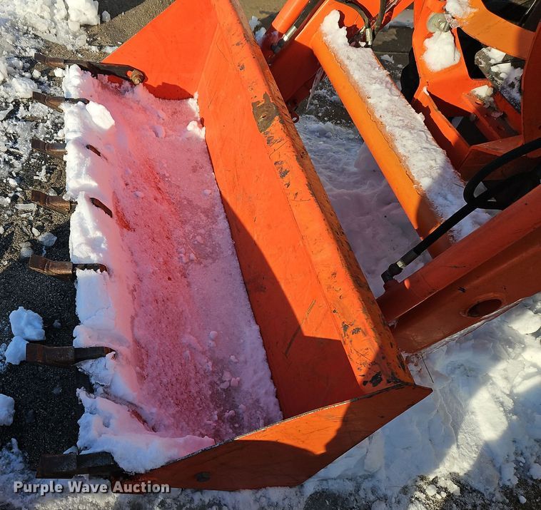 image for item EI8780 Kubota L3301D MFWD tractor