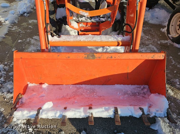 image for item EI8780 Kubota L3301D MFWD tractor