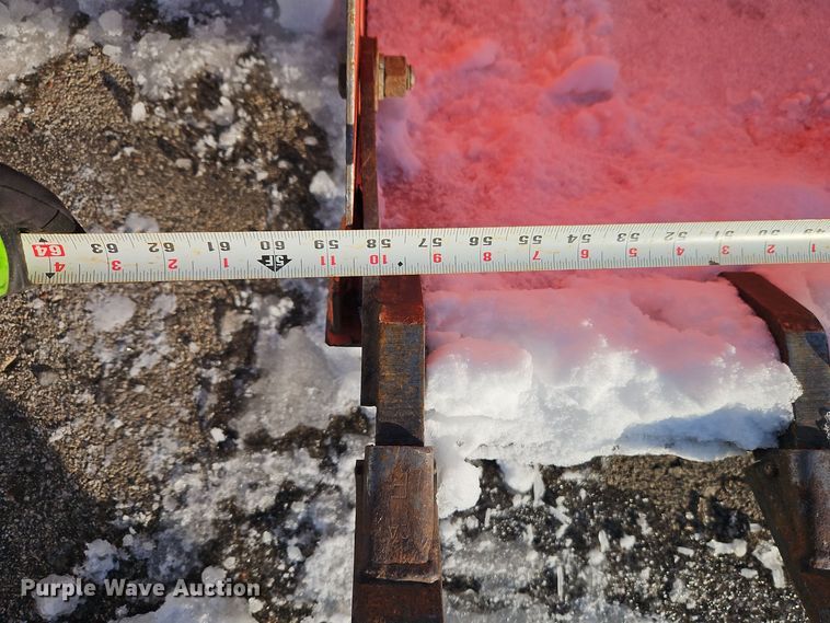 image for item EI8780 Kubota L3301D MFWD tractor