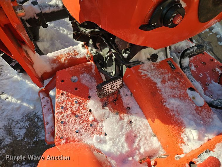 image for item EI8780 Kubota L3301D MFWD tractor