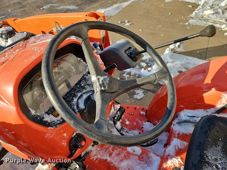 image for item EI8780 Kubota L3301D MFWD tractor