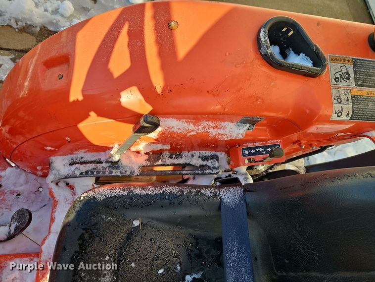 image for item EI8780 Kubota L3301D MFWD tractor