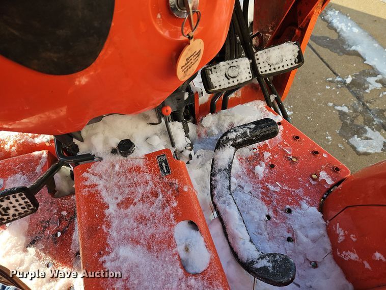 image for item EI8780 Kubota L3301D MFWD tractor