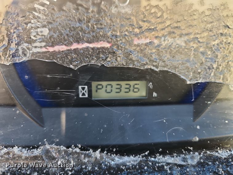 image for item EI8780 Kubota L3301D MFWD tractor