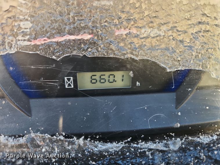 image for item EI8780 Kubota L3301D MFWD tractor