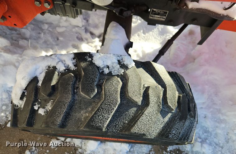 image for item EI8780 Kubota L3301D MFWD tractor