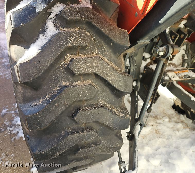 image for item EI8780 Kubota L3301D MFWD tractor