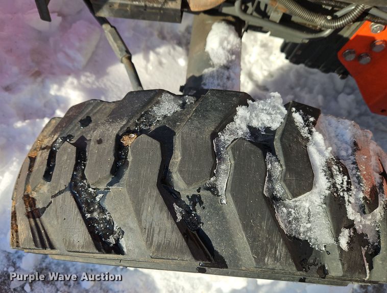 image for item EI8780 Kubota L3301D MFWD tractor