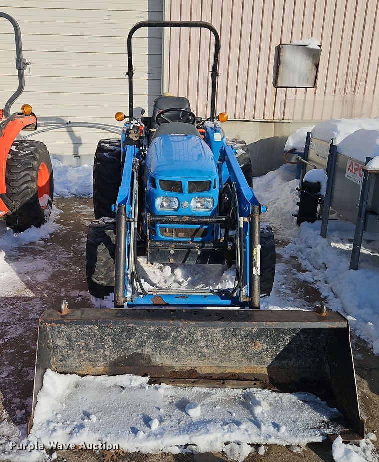 image for item EI8781 LS G3038 MFWD tractor