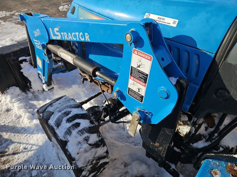 image for item EI8781 LS G3038 MFWD tractor