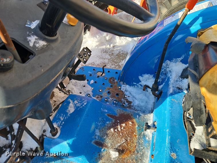 image for item EI8781 LS G3038 MFWD tractor