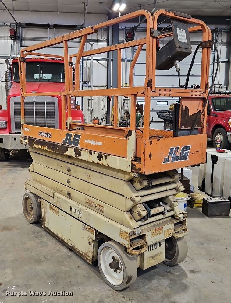 image for item EI8785 JLG 2632E2 scissor lift