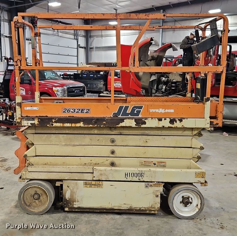 image for item EI8785 JLG 2632E2 scissor lift