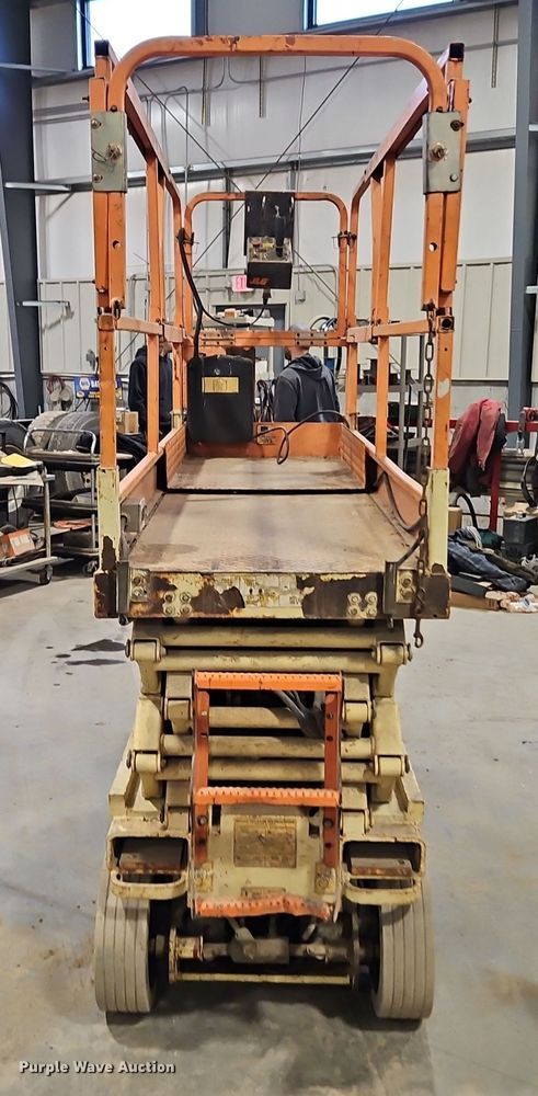 image for item EI8785 JLG 2632E2 scissor lift
