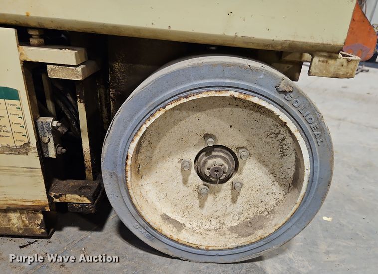 image for item EI8785 JLG 2632E2 scissor lift