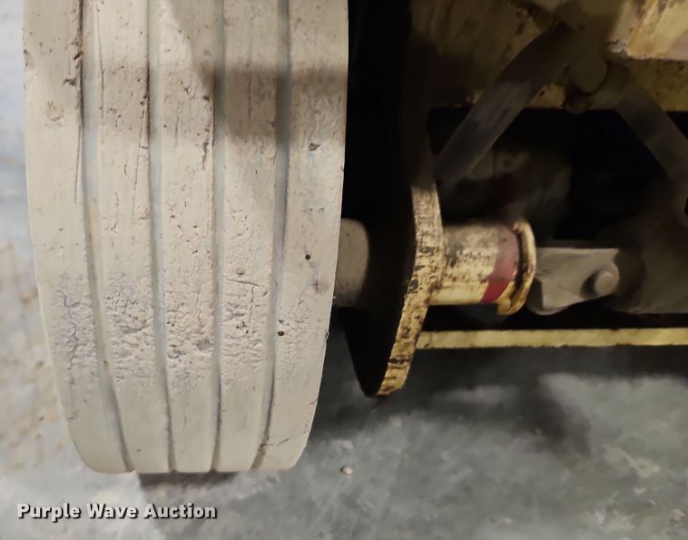 image for item EI8785 JLG 2632E2 scissor lift