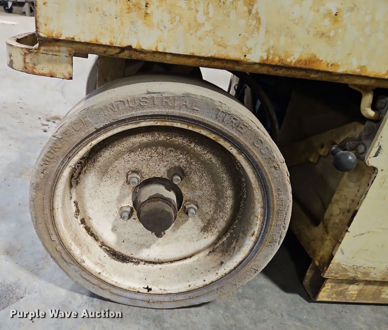 image for item EI8785 JLG 2632E2 scissor lift