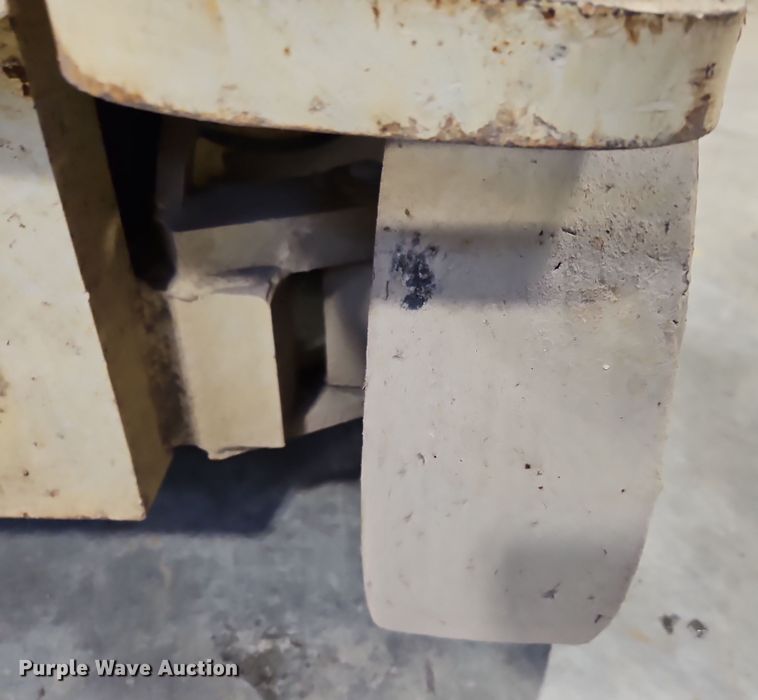 image for item EI8785 JLG 2632E2 scissor lift