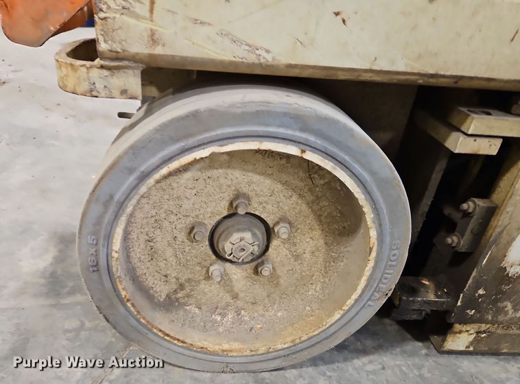 image for item EI8785 JLG 2632E2 scissor lift