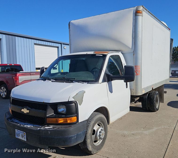 image for item EI8787 2010 Chevrolet G3500 box truck